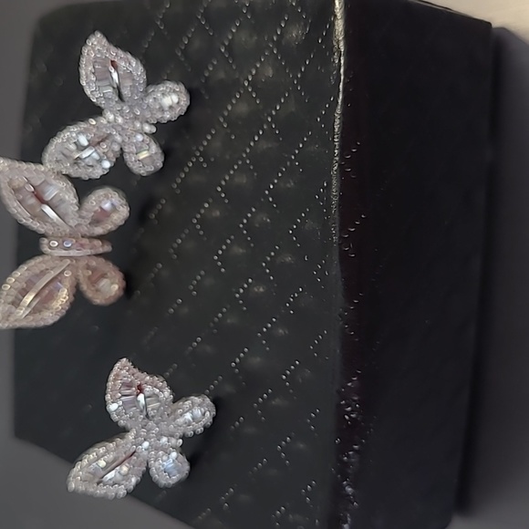 Butterfly Set Necklace & Earrings - Picture 3 of 10